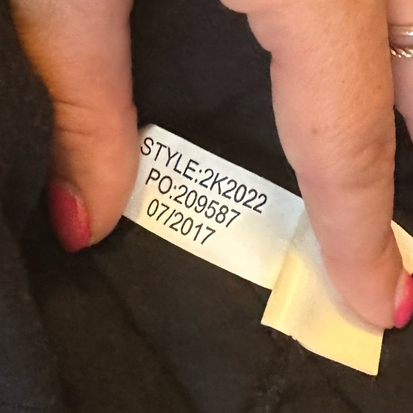 Vineyard Vines Quilted Quarter Zip - Picture 8 of 8